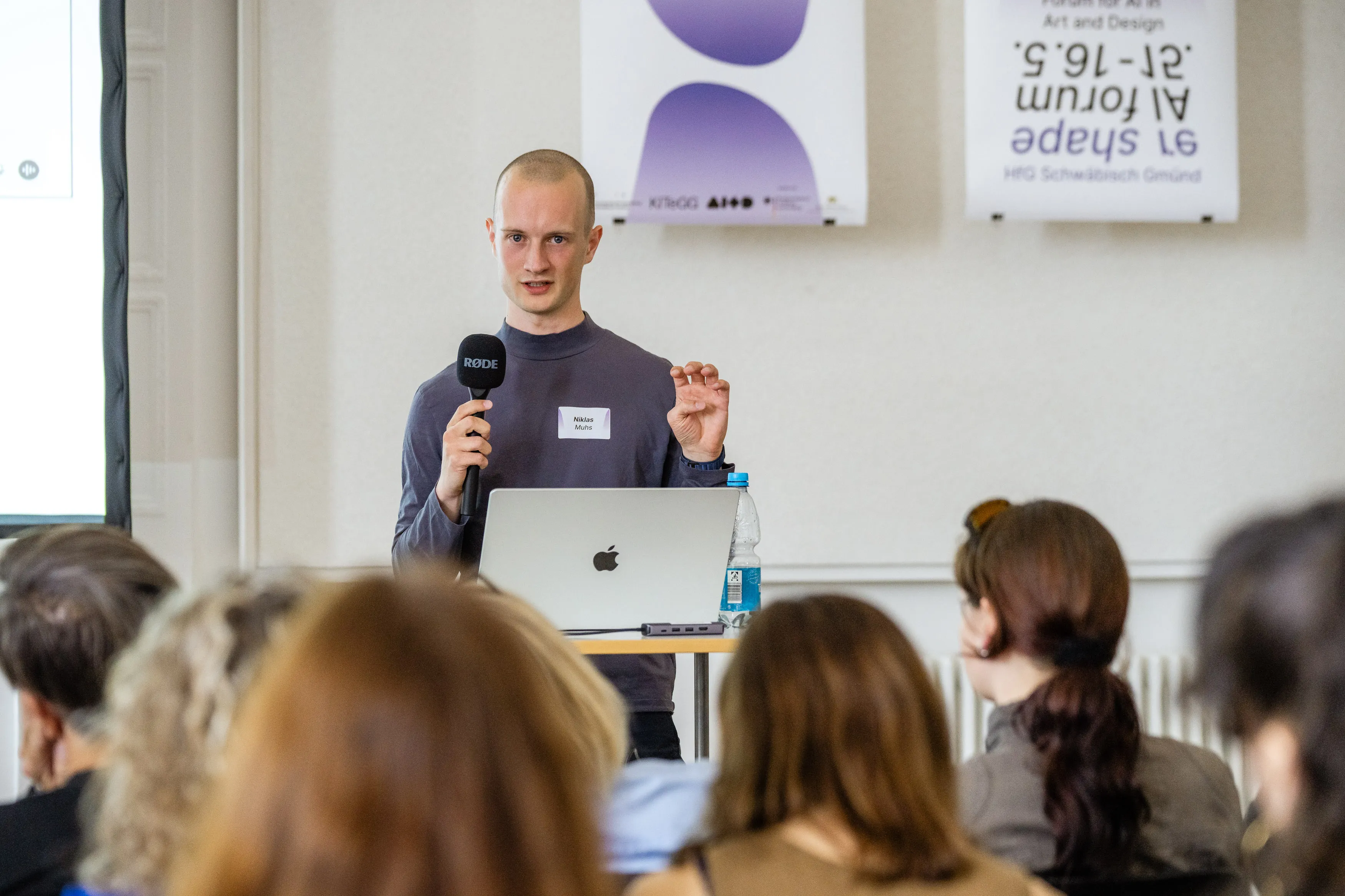 Niklas Muhs presenting. Image: Stefan Eigner